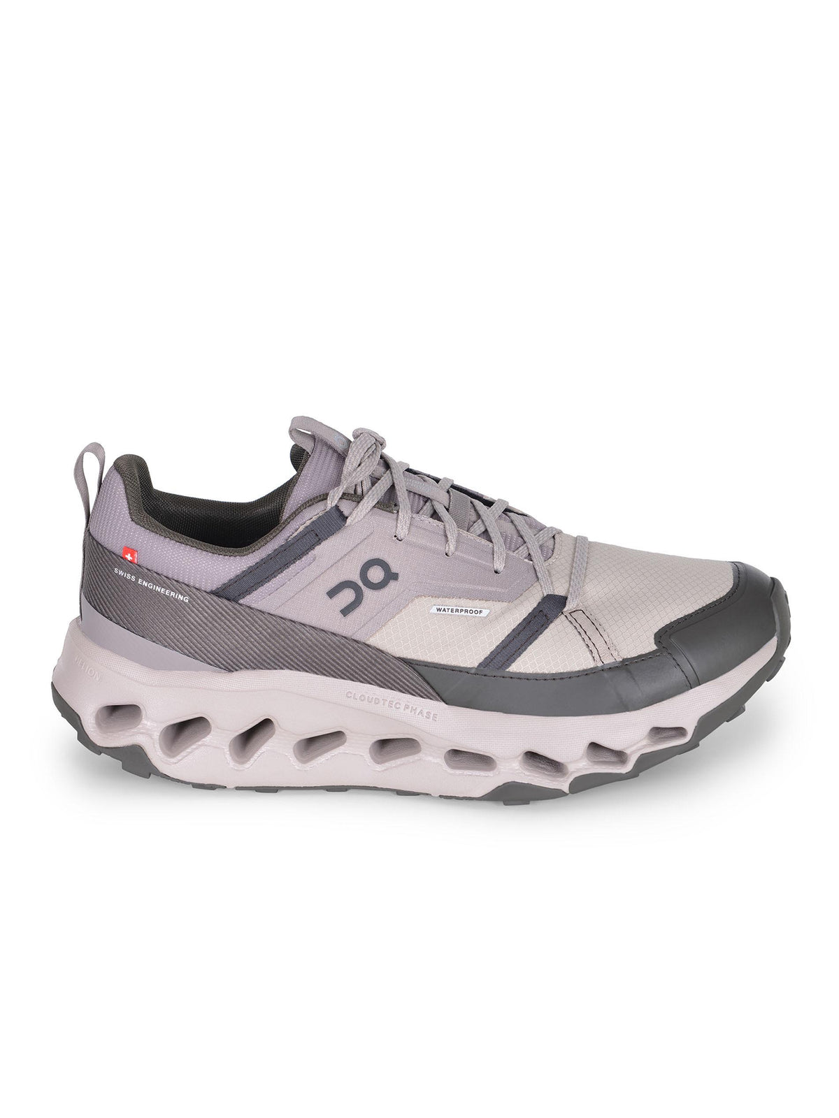 Sneakers ON "Cloudhorizon 1". 