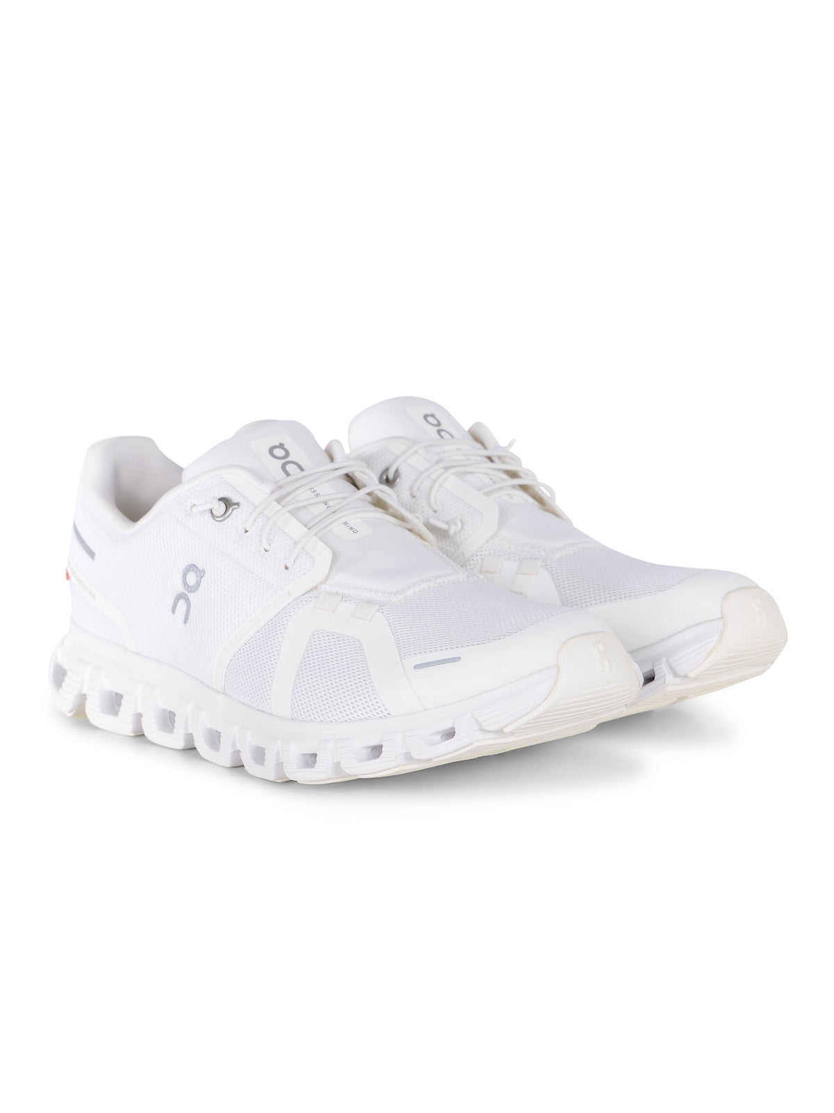Sneakers ON "Cloud 6" 